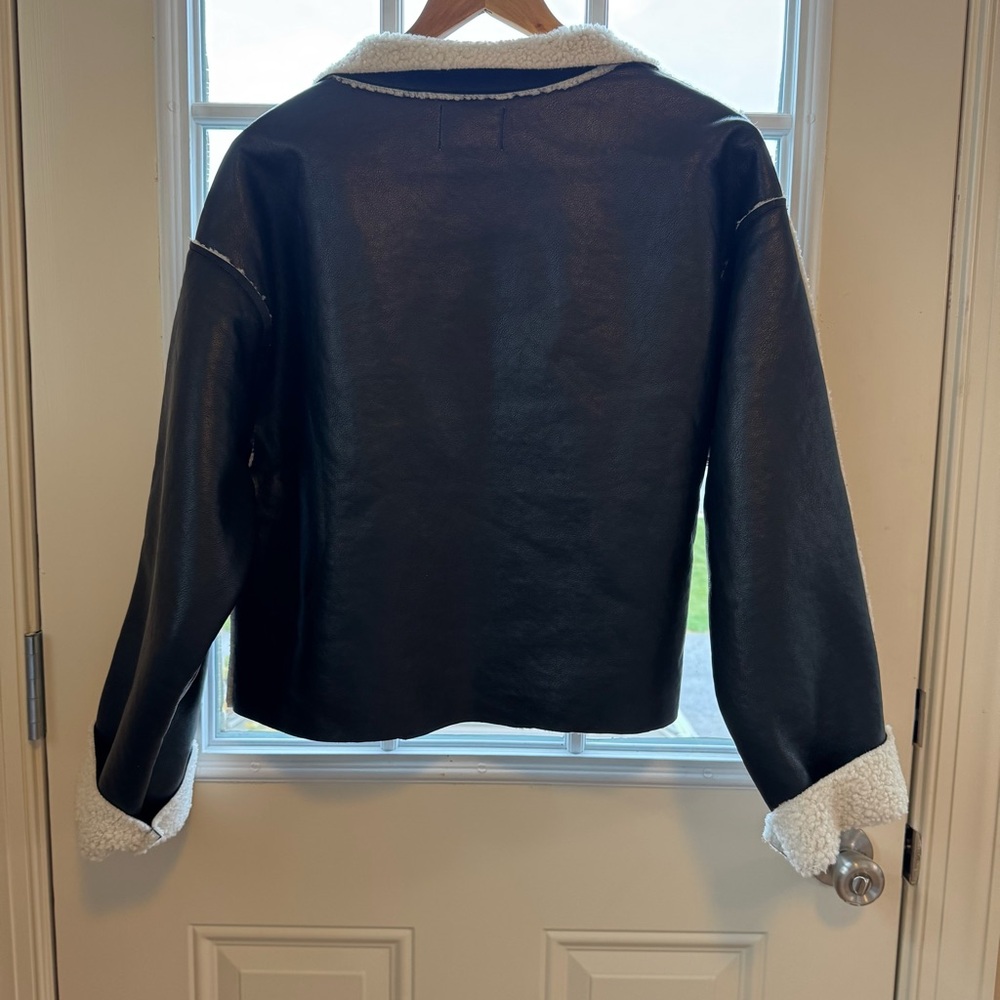 NWT HYFVE The Brooklynn Black and Cream Faux-Leather Sherpa Jacket M - Picture 9 of 13